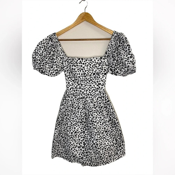 🏷️ NWT Cotton Candy L.A Mini Floral Bell Sleeve Dress - Picture 3 of 7